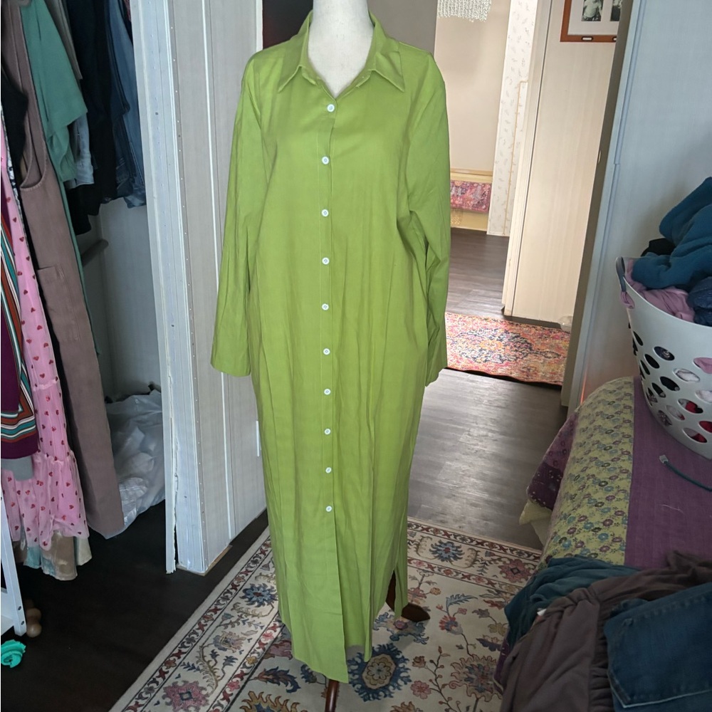 Chic Green Long Sleeve Button-Up Dress